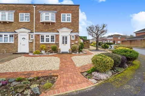 undefined, Shaftesbury Crescent, Staines-upon-Thames, TW18