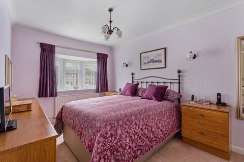 undefined, Shaftesbury Crescent, Staines-upon-Thames, TW18