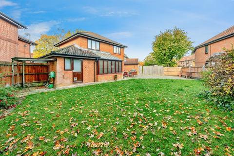 4 bedroom detached house for sale, Water View, Horley