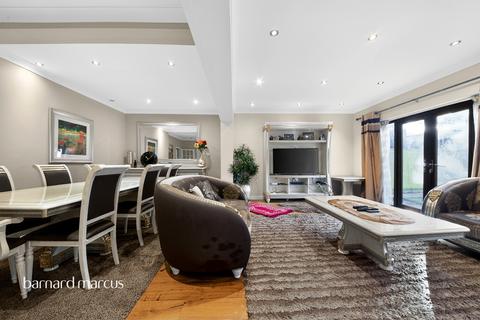6 bedroom detached house for sale, Bruno Place, London