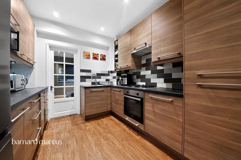 6 bedroom detached house for sale, Bruno Place, London