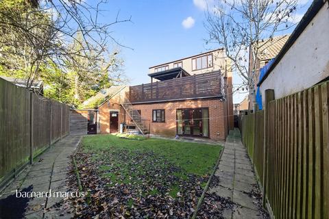 6 bedroom detached house for sale, Bruno Place, London