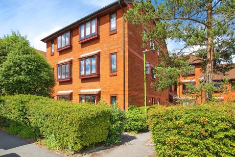 1 bedroom ground floor flat for sale, High Street, Bushey