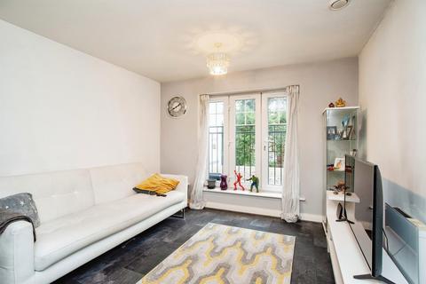 2 bedroom flat for sale, Colnhurst Road, WATFORD