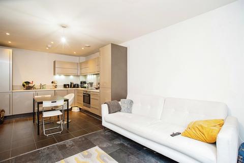 2 bedroom flat for sale, Colnhurst Road, WATFORD