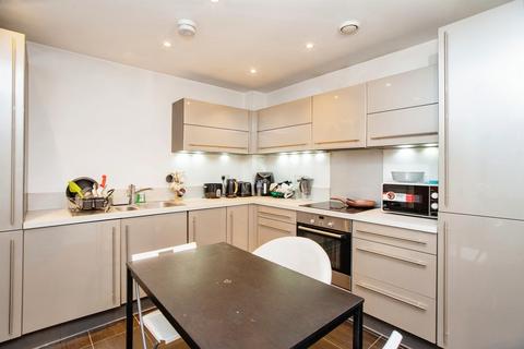 2 bedroom flat for sale, Colnhurst Road, WATFORD