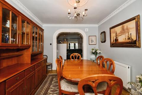 4 bedroom detached house for sale, Nelson Avenue, Minster On Sea, Sheerness