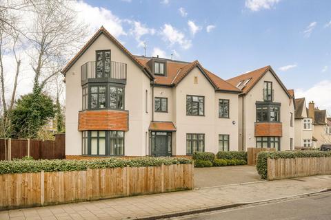 2 bedroom flat to rent, Alleyn Park, London SE21