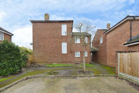 4 bedroom semi-detached house for sale, Mortimer Close, Ashford