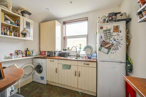 2 bedroom flat for sale, Trinity Road, Bounds Green, London, N22