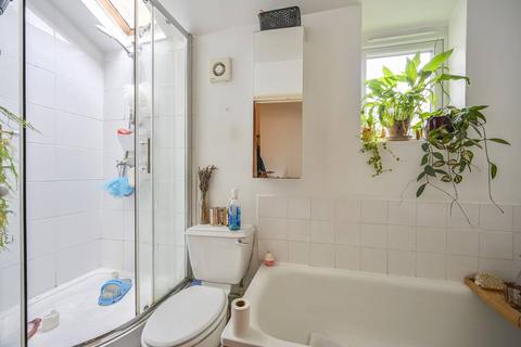 2 bedroom flat for sale, Trinity Road, Bounds Green, London, N22
