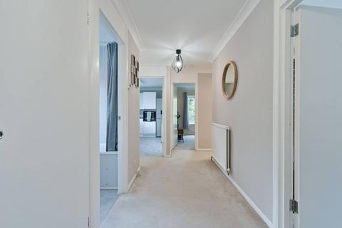 2 bedroom flat for sale, Grandfield Avenue, Watford, WD17