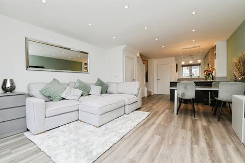 2 bedroom terraced house for sale, Andrewes Way, Rayleigh
