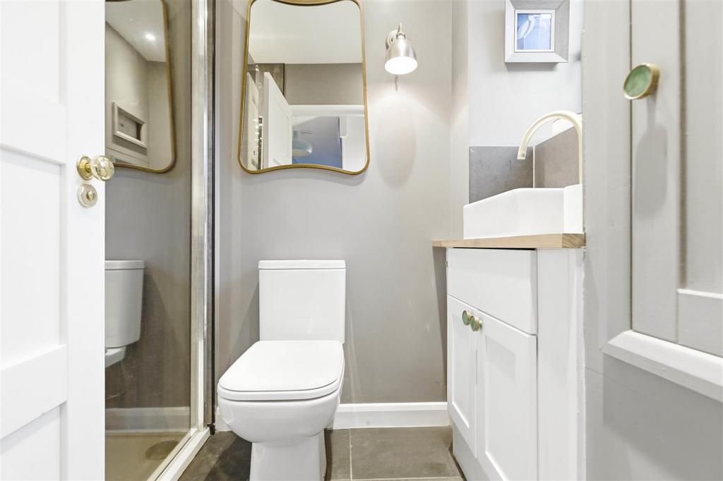 12 Gorse Road 24.jpg