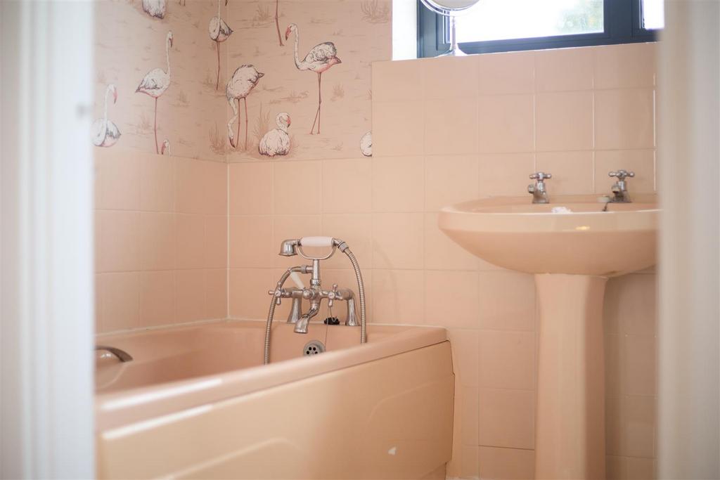 12 Gorse Road 26.jpg