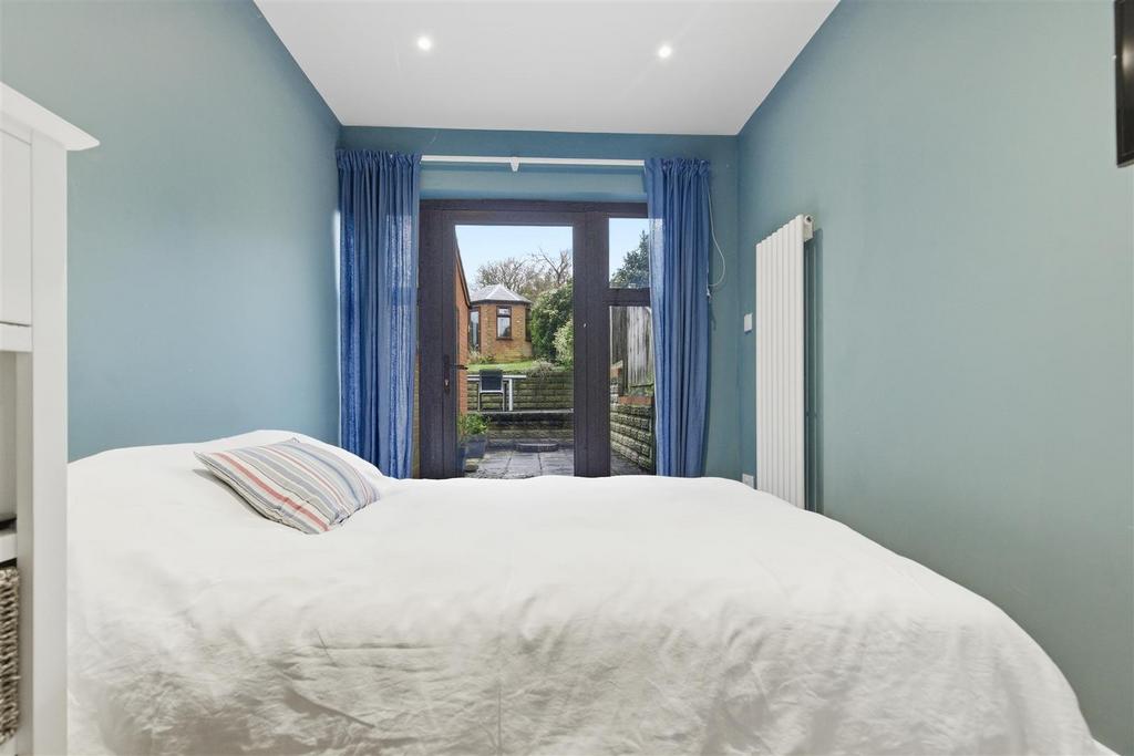 12 Gorse Road 37.jpg