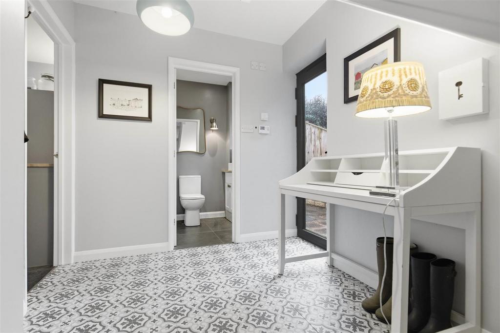 12 Gorse Road 5.jpg