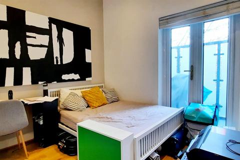2 bedroom apartment to rent, Cambridge Road, West Kilburn, LONDON