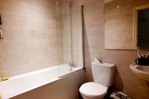 2 bedroom apartment to rent, Cambridge Road, West Kilburn, LONDON