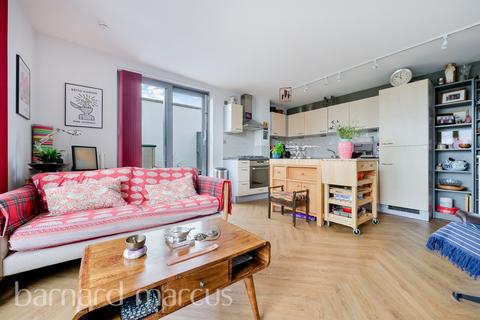 undefined, Sumner Road, London