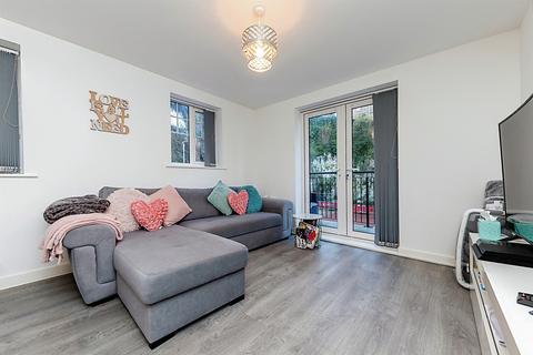 2 bedroom flat for sale, Arnold Close, Hertford