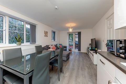 2 bedroom flat for sale, Arnold Close, Hertford