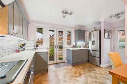 2 bedroom semi-detached house for sale, Ferry Road, Hessle