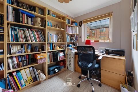 4 bedroom detached house for sale, Warwick Road, Southam
