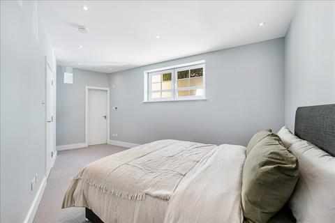 1 bedroom flat for sale, Caxton Road, London, Shepherd's Bush W12