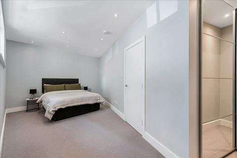 1 bedroom flat for sale, Caxton Road, London, Shepherd's Bush W12