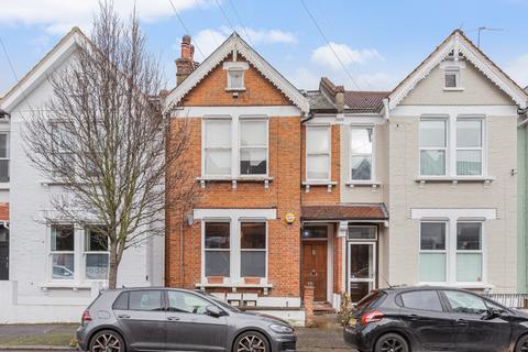 3 bedroom flat for sale, Stirling Road, London