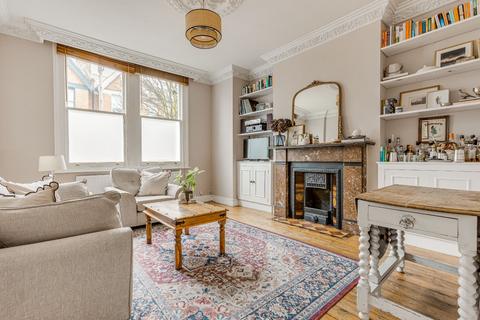 3 bedroom flat for sale, Stirling Road, London