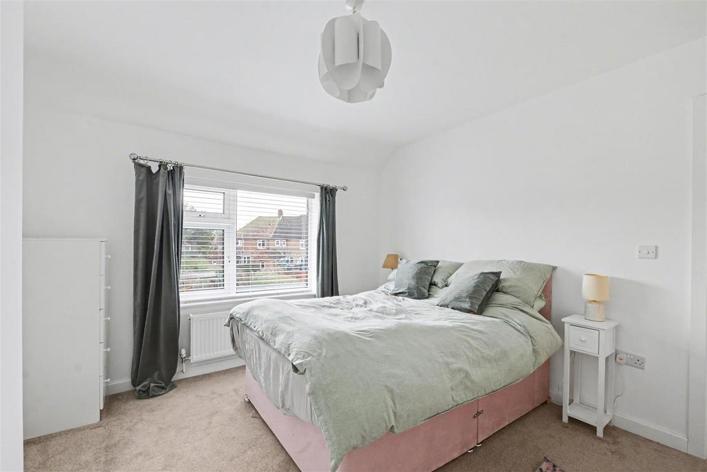 Bedroom 1 2.jpeg