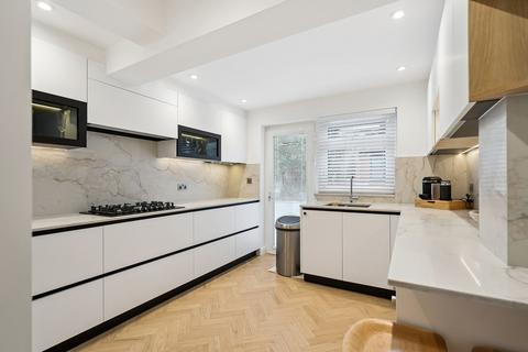 4 bedroom semi-detached house for sale, Ashfield Avenue, Bushey, WD23