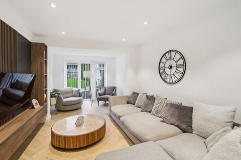 4 bedroom semi-detached house for sale, Ashfield Avenue, Bushey, WD23
