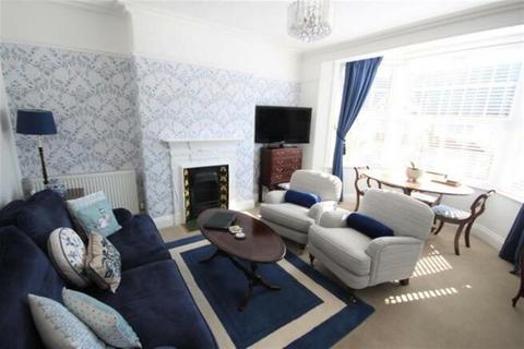 3 bedroom flat for sale, Summerland Avenue, Minehead