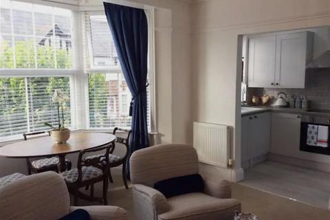 3 bedroom flat for sale, Summerland Avenue, Minehead
