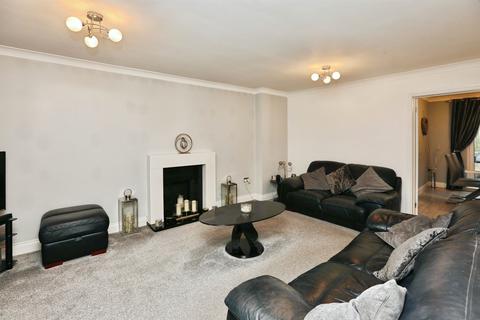 3 bedroom end of terrace house for sale, Bryson Close, Lee-On-The-Solent