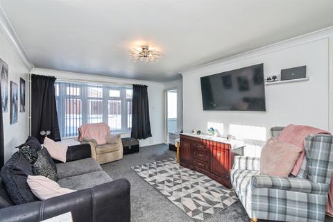 2 bedroom detached bungalow for sale, The Gap, Lowestoft