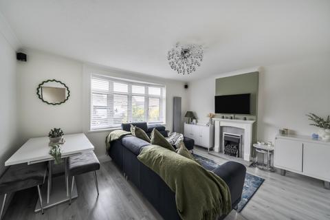 3 bedroom semi-detached house for sale, Fourth Avenue, Grantham, Lincolnshire, NG31