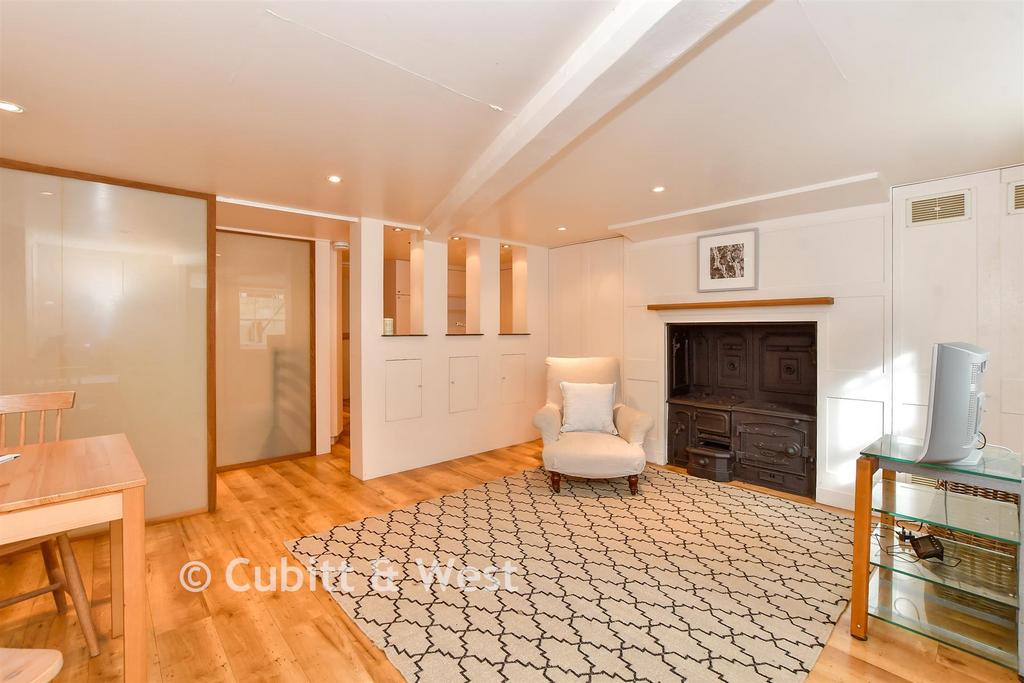 Annexe Sitting/Dining Room