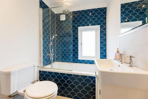 1 bedroom flat for sale, Santos Road, London