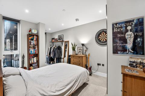 1 bedroom apartment for sale, Summerstown, London