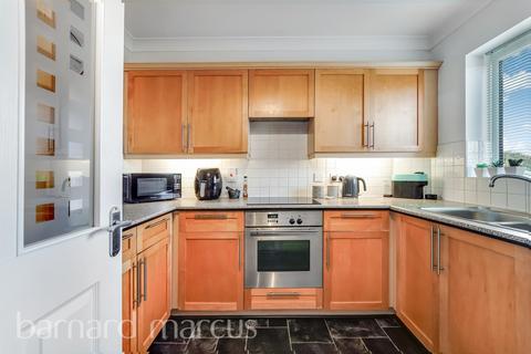 2 bedroom flat for sale, Rembrandt Court, Epsom