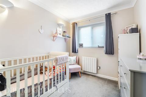 2 bedroom flat for sale, Rembrandt Court, Epsom