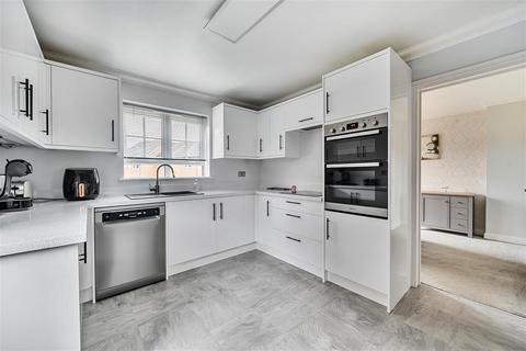 4 bedroom property for sale, Bedford MK41
