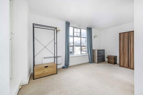 1 bedroom flat to rent, Cloth Fair, London EC1A