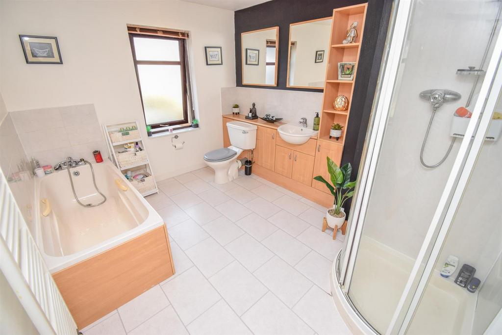 BATHROOM-2.jpg