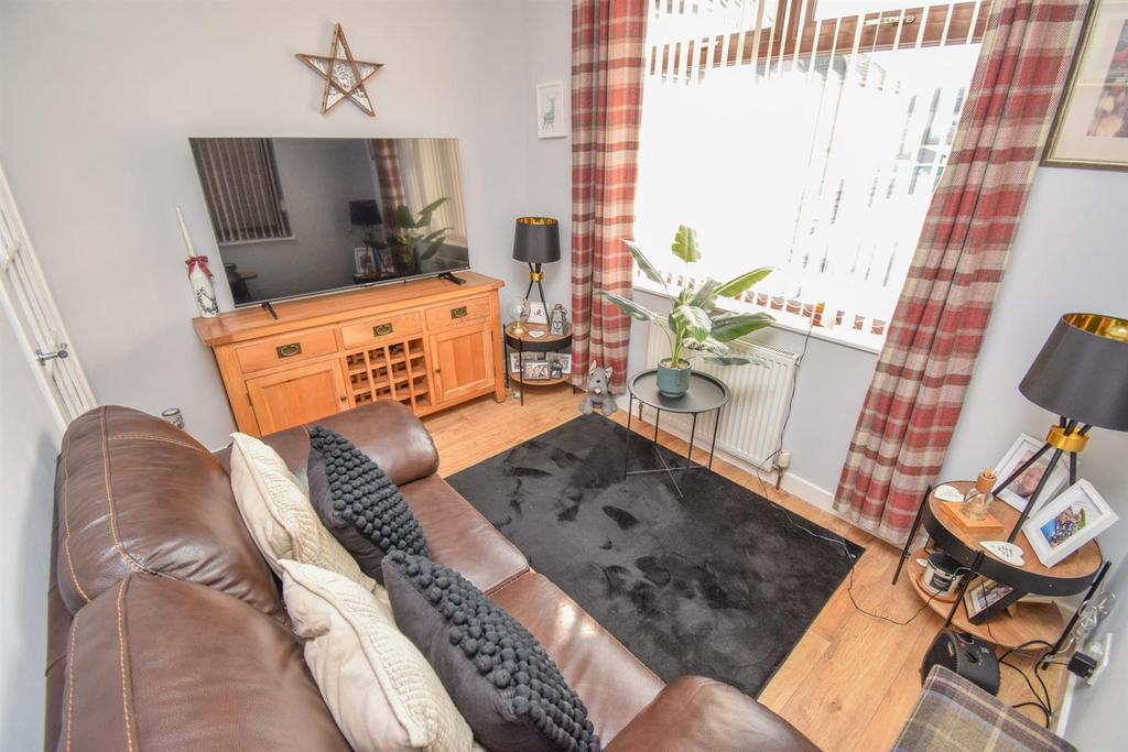 SNUG-DINING ROOM.jpg
