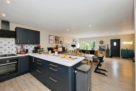 3 bedroom semi-detached house for sale, St. Andrew Street, Hertford